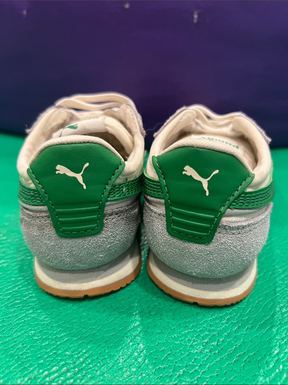 Puma Kids White, Gray & Green Retro Runner - Picture 4 of 8